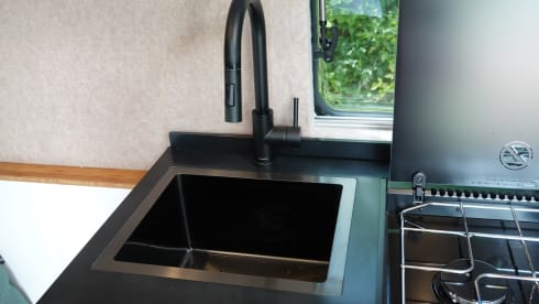 Hopper XL – Peugeot Bozer from 2018. Very complete interior