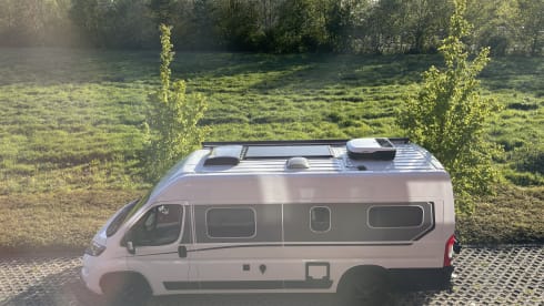 Moustache – 2-Personen-Dethleffs-Bus aus dem Jahr 2024