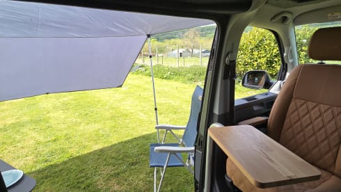 woody – Luxury 4 berth Automatic Volkswagen campervan brand new 2025 conversion 