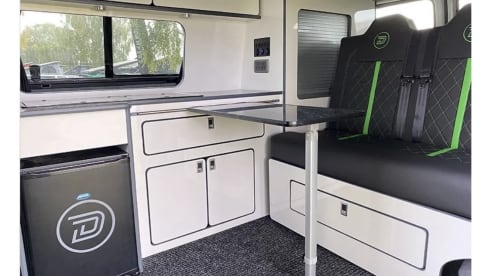 The Greenline Escape – Stylish Queen: Volkswagen Campervan (4 berth)