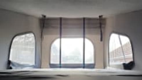 The White Pearl - VW T5 Campervan