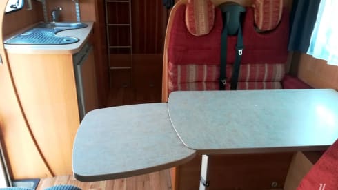 Wohnmobil 6 Plätze 6 Betten (4 Erwachsene 2 Kinder)