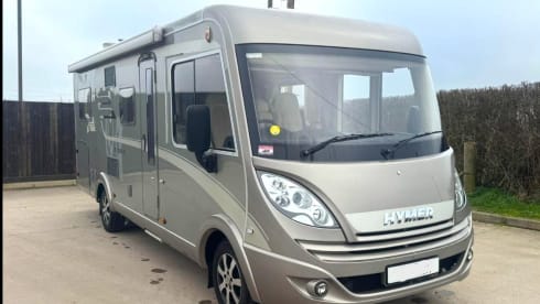 Ellen Mae  – Luxurious and spacious high end 4 berth Hymer A Class Motorhome