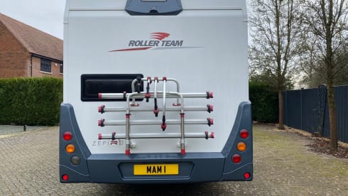 Frankie –  Frankie 6 berth Roller Team 