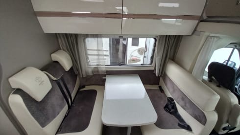 Raumwunder  – Maple Canada AD