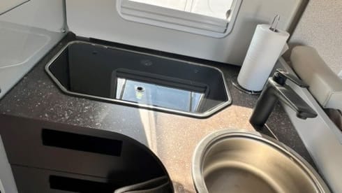 RV Camper – Nieuwe, luxueus ingerichte 4-persoonscamper