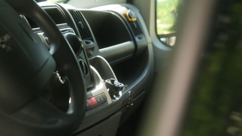 Kareltje – 2p Peugeot bus from 2007
