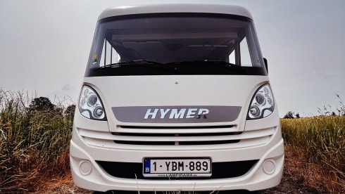 Experience our fully equipped Hymer Integrated. (Extra discount, see below)