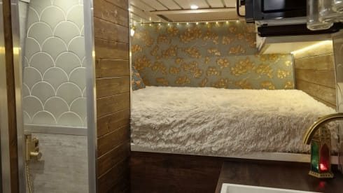 Big Ed – 2 berth Citroën campervan from 2022