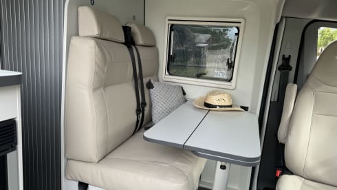 2p Ford bus uit 2023