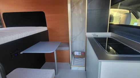 2p Volkswagen campervan uit 2008