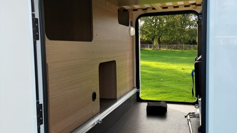 Vannie – From 2022!! - Brand new 2-person camper - Carado V337  