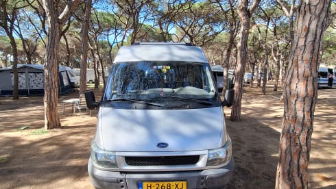 Bruno – 2p Ford bus uit 2002