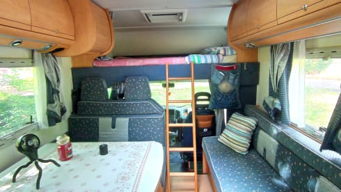 A self-contained coachbuilt for traveling freely! Pura Vida!