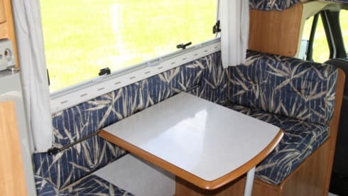 Super Brig 678 (2) – Nice Super Brig 678 (2) camper for 7 people