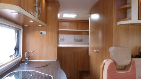 Hymer B-514 integral