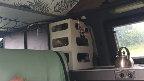 4p Volkswagen campervan with lifting roof tent