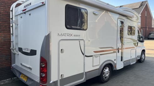 Spacious 4-5 person camper, Fiat Ducato- Adria Matrix 