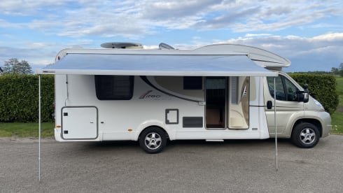 Burstner ixeo time 734 – Very luxurious camper queen-size bed air conditioning Nespresso
