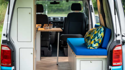Two-toner  – Bakker Bus camper 2 pers. two-toner / off-grid