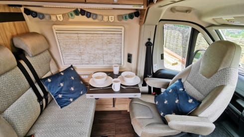 The Hunterwagen! – 4 berth Hymer Sierra Nevada Campervan 2020