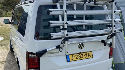 5p. In zeer goede staat; met diverse kampeeruitrusting indien nodig – 5p VW California Beach campervan from 2019