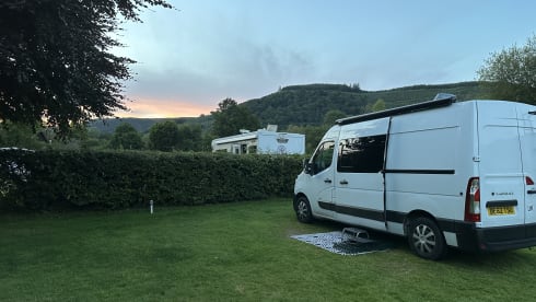 Vera –     Handcrafted Off-Grid Campervan 