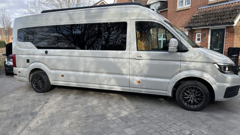 Doogle – 5 berth Vw Crafter campervan lwb