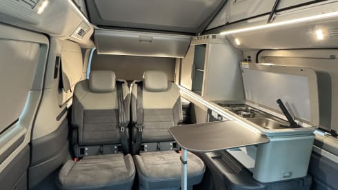 Mantel – 4-seater Volkswagen bus from 2025