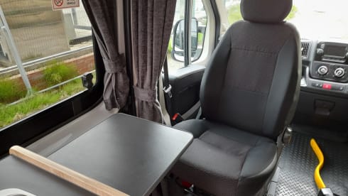 MH21 – 2 Berth Campervan/Motorhome - Fully equipped for your next Adventure