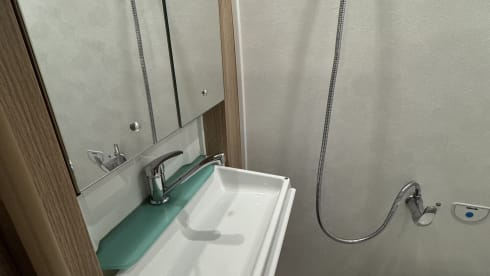 Arkoo – Year-round, off grid, 4/2 berth home from home