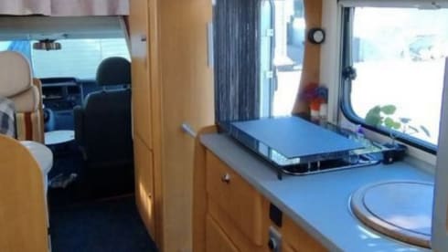 Elliot – Spacious 5-person Ford Trigano Elliot