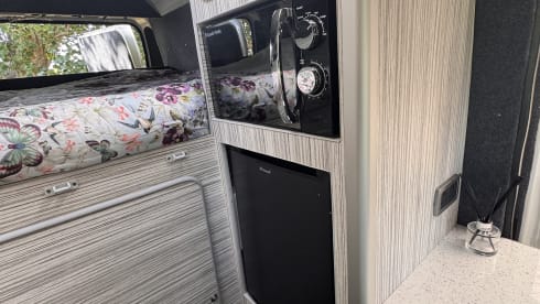OFIE – Vi presentiamo OFIE, il nostro camper a 4 posti letto, pronto per la vostra avventura. 