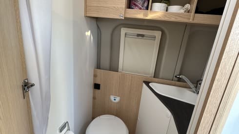 Magic Adventure – 3p Peugeot camper from 2024 is ready to go