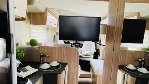 1. DelBi – Luxury mobile home Bürstner Delfin IT726