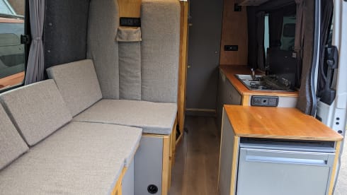 Van Blanc – Incredibly flexible and spacious VW Crafter LWB