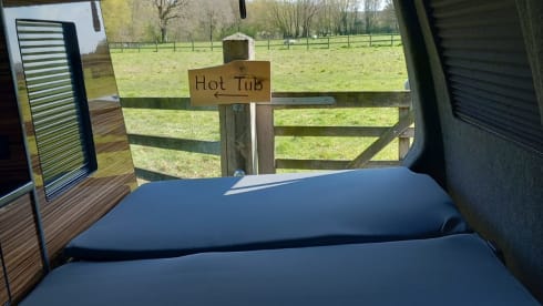 The Incredible Chris – 6 seater VW Campervan, Fully converted, 60,000 milage