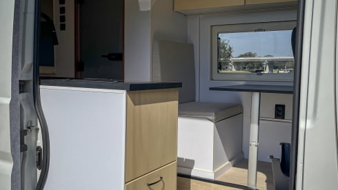 Gerrit – 2p Peugeot bus from 2019
