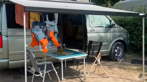Campervan Volkswagen del 2012 per 4 persone