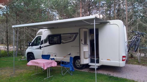 Bessie – Bessecar E442 2 berth motorhome