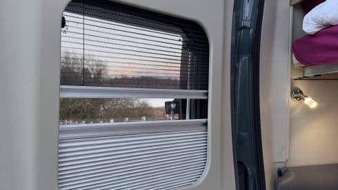 Arkoo – Year-round, off grid, 4/2 berth home from home
