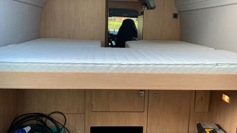 Luigi – La Strada Avanti EB: compact motorhome with twin bed and all the comforts