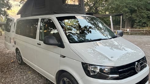 Clive – Camping-car Volkswagen 4 places de 2017