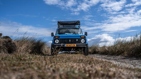 Pjotr – Lada Niva 4x4 met daktent