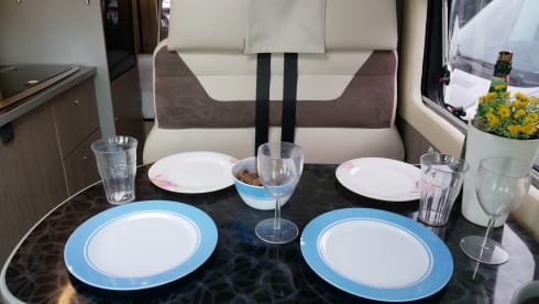 Chausson 5, bus camper 6 meters with bunk bed