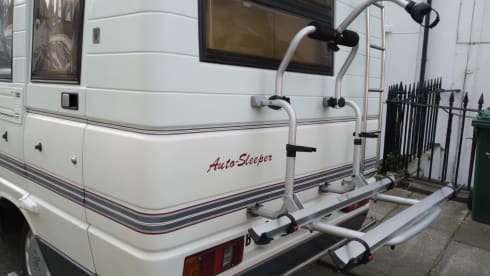Jeremy Morehouse – Classic Coach-built 98 Autosleeper Clubman GL for off-grid living