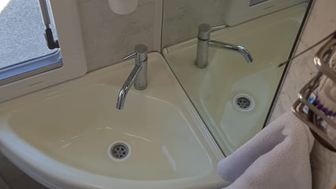 Ermanno Caravan – Elnagh Super D 112G