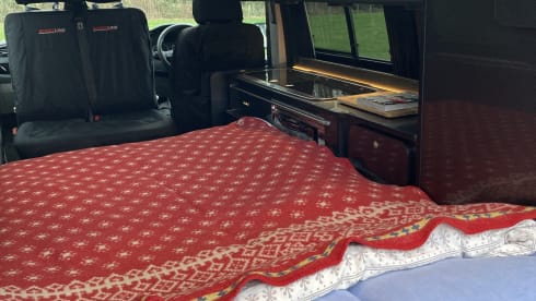 Gandalf – VW T6 4 Berth Campervan with fantastic reviews