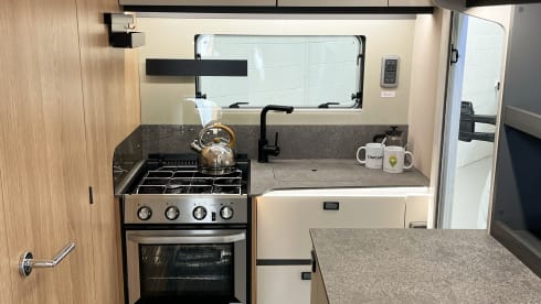 Skye – Auto-Trail 620S (2025) Camping-car automatique 2 couchages - Entièrement assuré