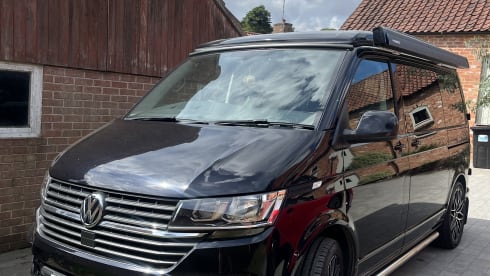 * Automatic* 4 berth VW camper with all mod cons